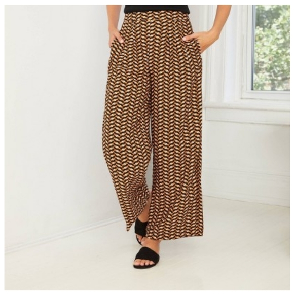 Who What Wear Pants - NWT Who What Wear•Target Trellis Wide Leg Pants